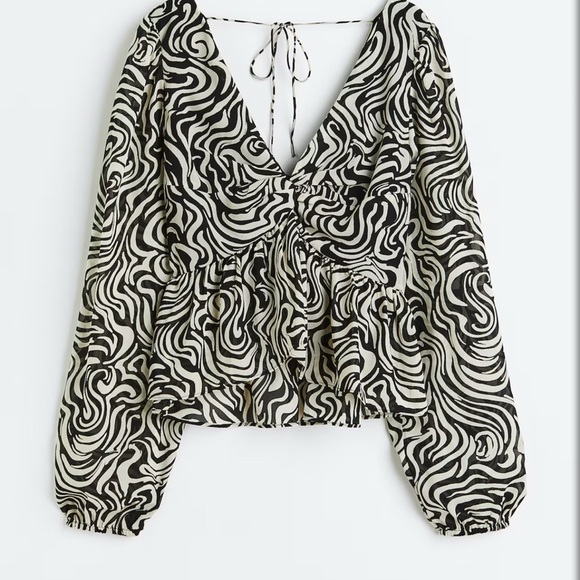 H&M Black and White Puff Sleeve Ruched Blouse - Picture 1 of 4